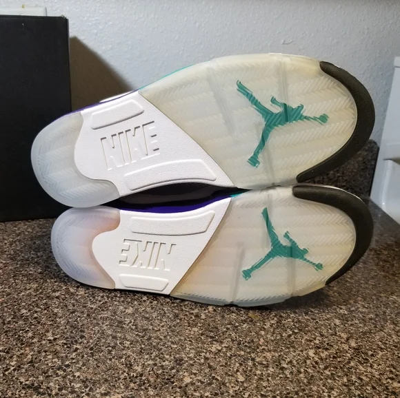 Nike Air Jordan 5 Retro NRG Fresh Prince / Grape 2018 AV3919-135 Size 12 Sneaker - Picture 4 of 6